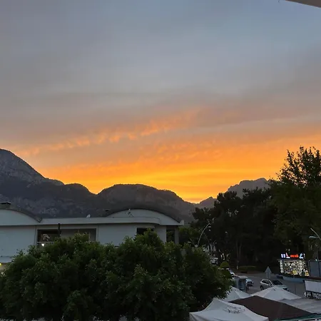 Apartment Eda Sultan - 5 Min Walk To Goeynuek