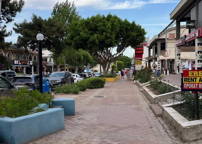 Eda Sultan - 5 Min Walk To Goeynuek