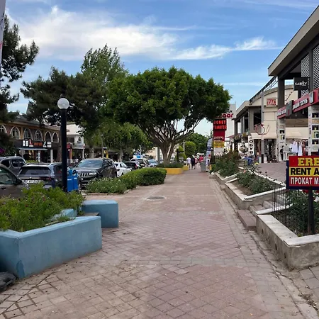 Eda Sultan - 5 Min Walk To Goeynuek